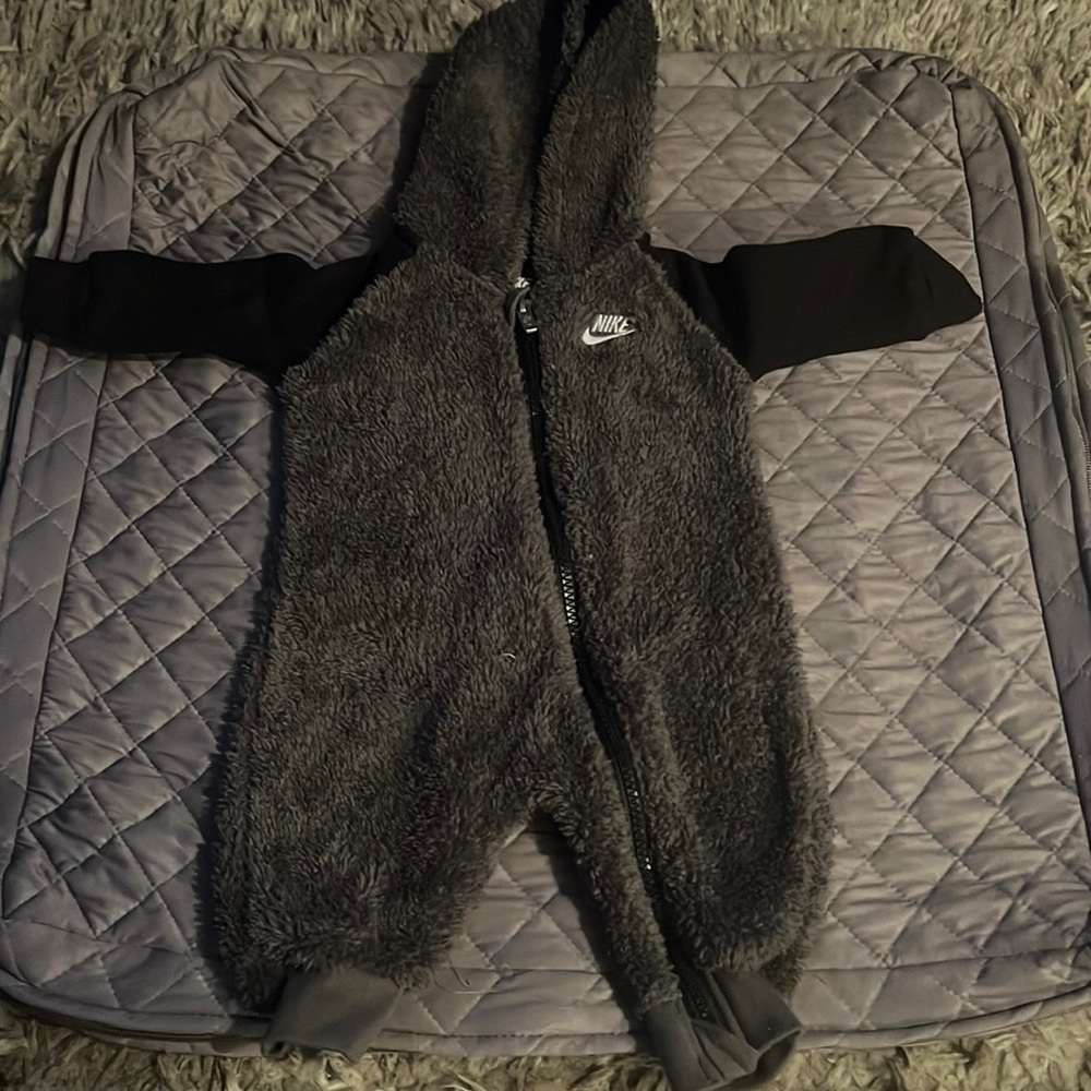Nike serpa hooded warm up for baby